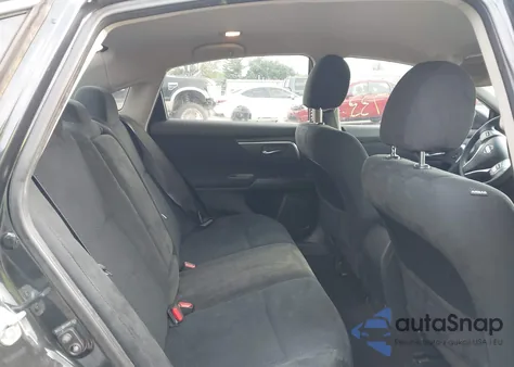 2015 Nissan Altima 2.5 S z USA, uszkodzony, nr VIN 1N4AL3AP8FC164733